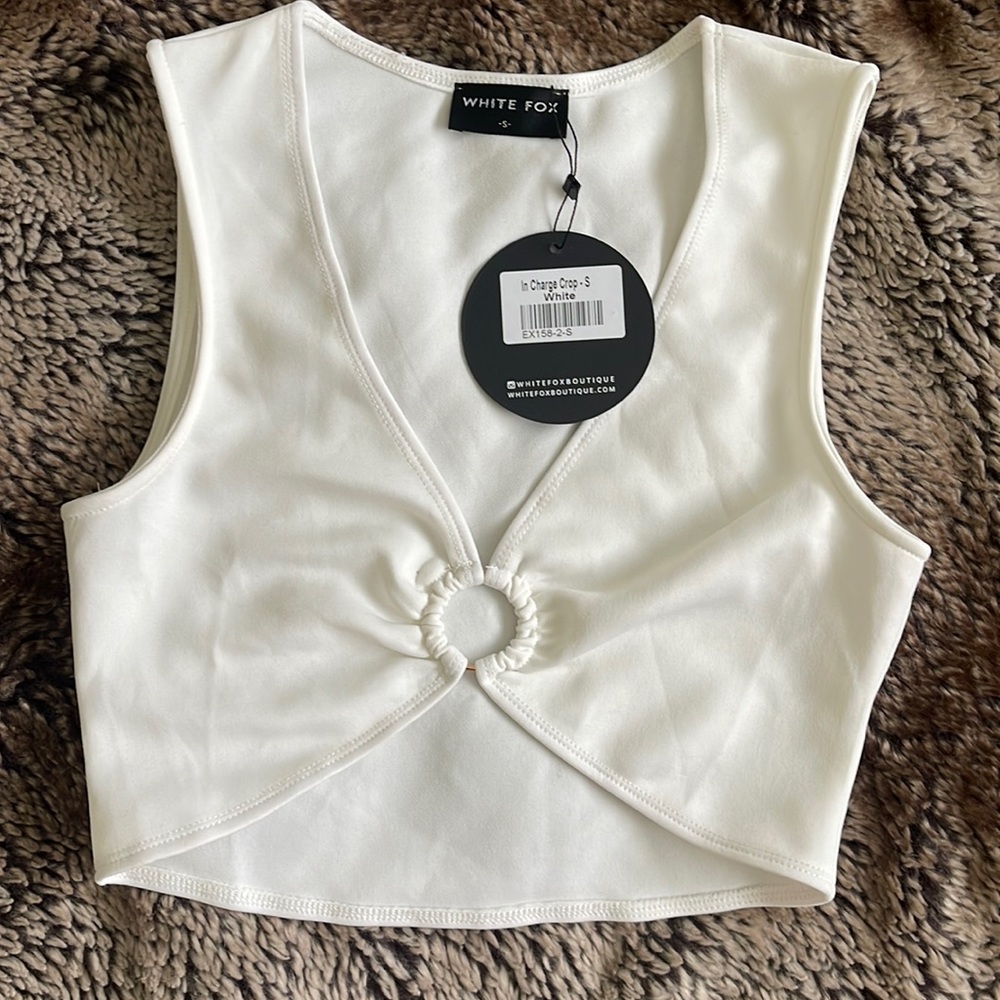 White fox boutique crop top